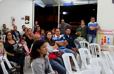 Munícipes reunidos na plenária do OP no Jardim Santa PaulaCrédito: Valter Pereira/PMJ