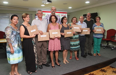Representantes das entidades logo após a formalização dos convênios de repasseCrédito: Cristina Reis/PMJ