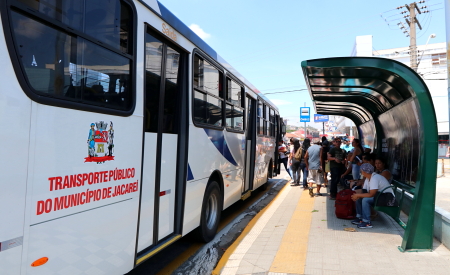 UYU - Estou entrando no ônibus para o outro mundo [Legendado PT BR